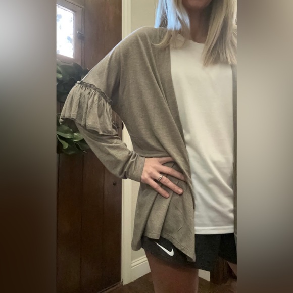 Ruffled Sleeve Cardigan (Small/Medium) - Picture 5 of 7